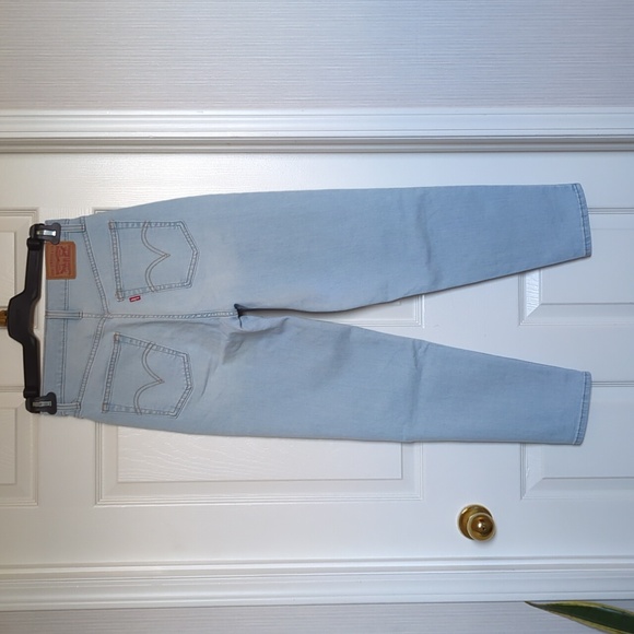 Levi's High Waisted Taper - Picture 4 of 10